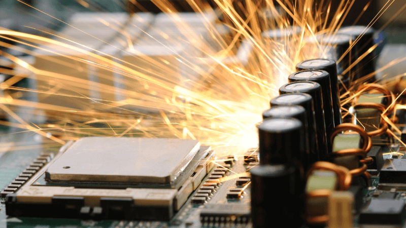 תאונת עבודה בטיחות אש וחשמל